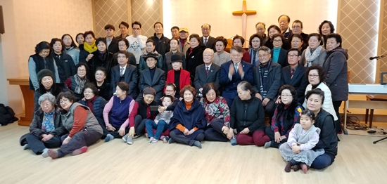 민영교회•기도원서 국제독립교회연합회 설립자인 박조준 목사 초청 신년예배를 드렸다.(사진은 2020년 설교후 기념사진)