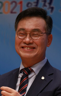 저자 김의식 목사.