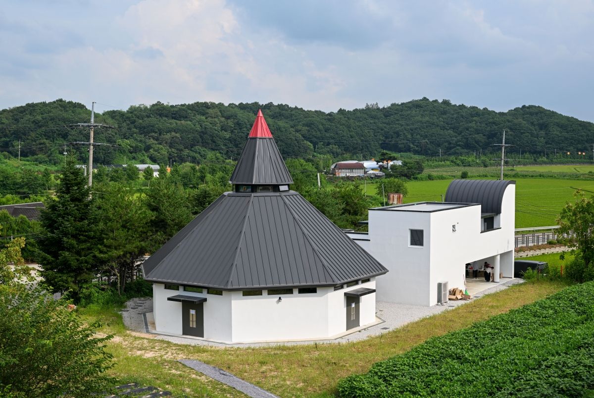 화해와평화의교회 정경.